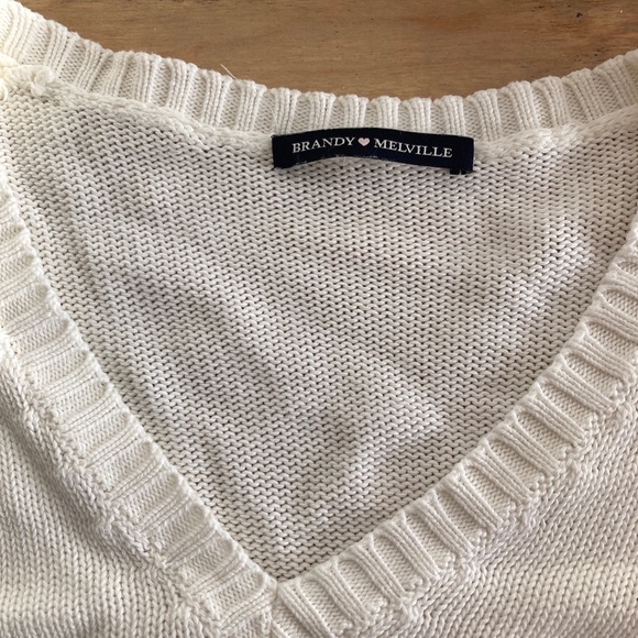 brandy melville v-neck light sweater - Picture 2 of 2